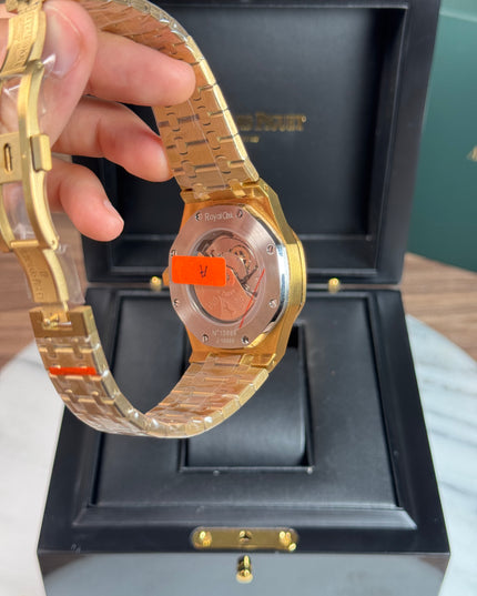 AP ROYAL OAK - DORADO FONDO NEGRO