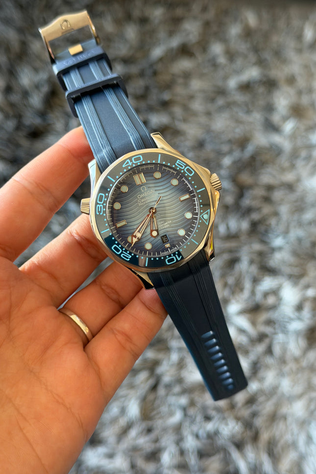 OMEGA SEAMASTER DIVER 300M SUMMER BLUE CAUCHO