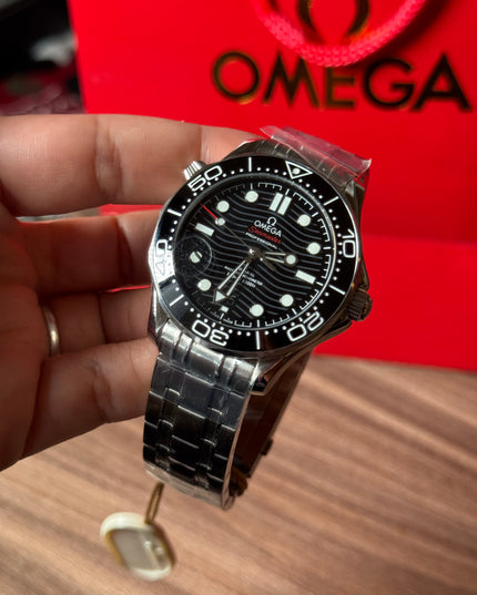 OMEGA SEAMASTER DRIVER 300M AUTOMÁTICO - FONDO NEGRO SUIZO