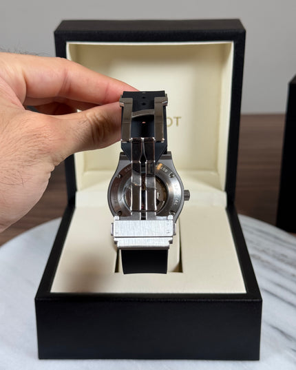 HUBLOT CLASSIC FUSION CERAMIC TITANIUM WHITE DIAL