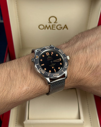OMEGA SEAMASTER DIVER 300M - TITANIO EDICIÓN 007