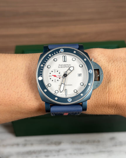 PANERAI SUMERSIBLE AZUL FONDO BLANCO