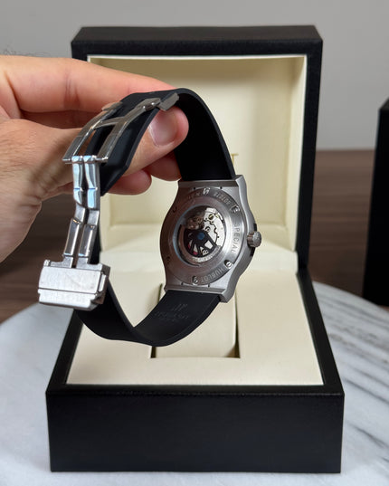 HUBLOT CLASSIC FUSION CERAMIC TITANIUM WHITE DIAL
