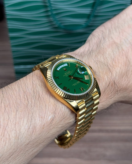 ROLEX DAY-DATE SUIZO - DORADO FONDO VERDE