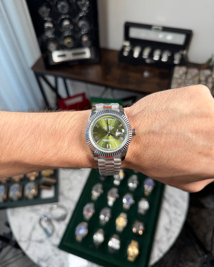 ROLEX DAY DATE PLATEADO - FONDO VERDE