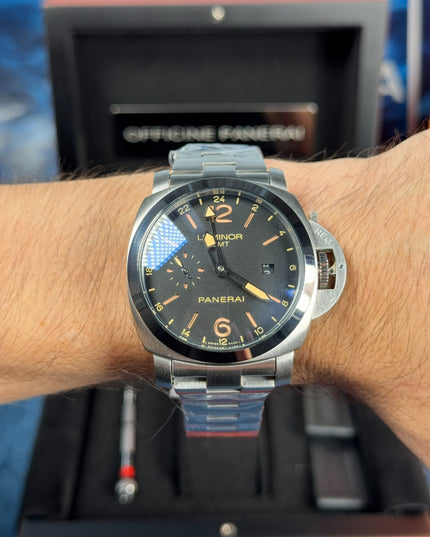 PANERAI LUMINOR GMT- PLATA FONDO NEGRO