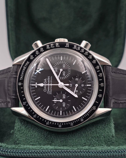 OMEGA SPEEDMASTER MOONWATCH PROFESSIONAL - ACERO CON EXTENSIBLE PIEL