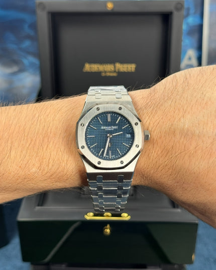 AUDEMARS PIGUET ROYAL OAK 40 MM SUIZO - FONDO AZUL