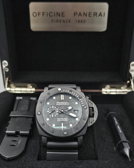 PANERAI SUBMERSIBLE MARINA MILITARE CARBOTECH™ - SUIZO - NEGRO