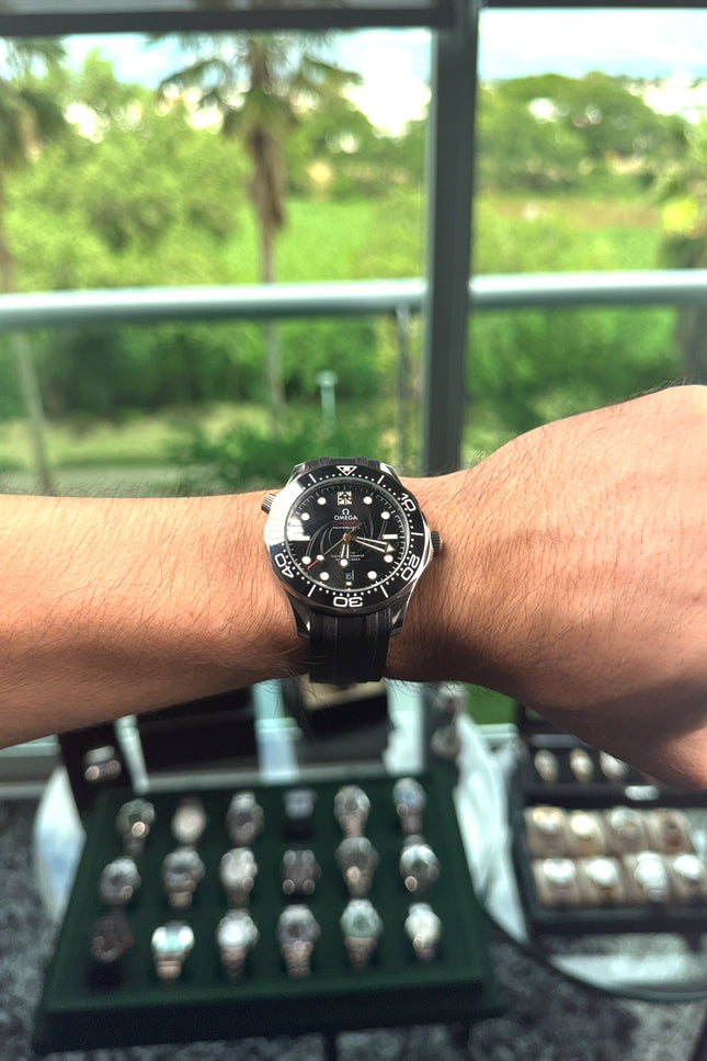 OMEGA SPEEDMASTER 007
