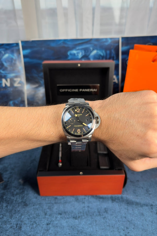 PANERAI LUMINOR GMT- PLATA FONDO NEGRO