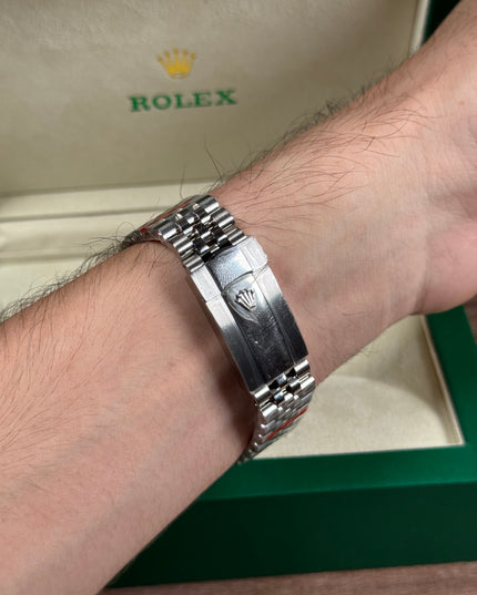 ROLEX DATEJUST PLATEADO - FONDO GRIS