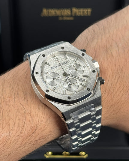 AUDEMARS PIGUET ROYAL OAK CRONÓGRAFO SUIZO - FONDO BLANCO