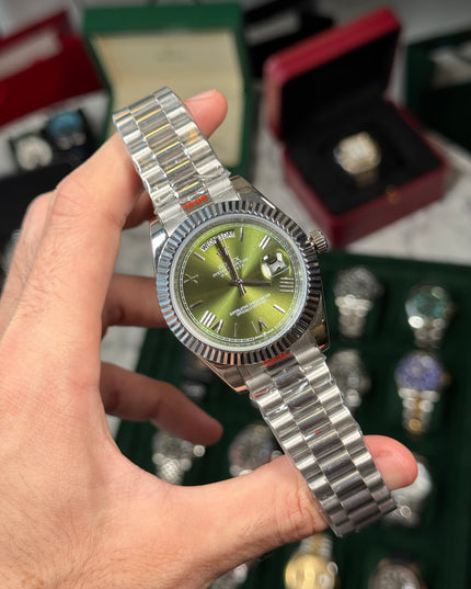 ROLEX DAY DATE PLATEADO - FONDO VERDE
