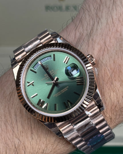 ROLEX DAY-DATE 40 SUIZO - ROSE GOLD FONDO VERDE