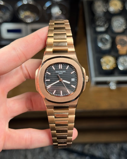 PATEK PHILIPPE NAUTILUS ROSE GOLD - FONDO NEGRO