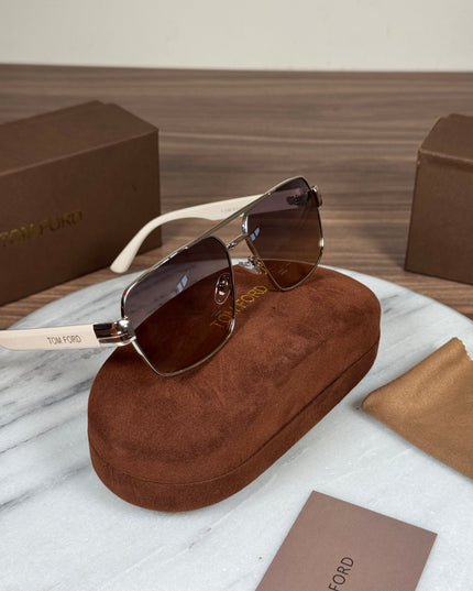 TOM FORD