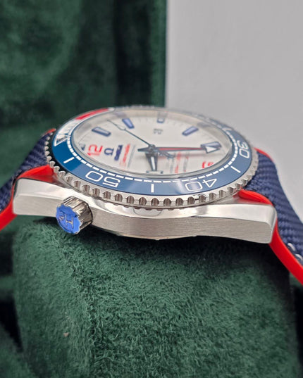 OMEGA SEAMASTER PLANET OCEAN 600M - FONDO BLANCO