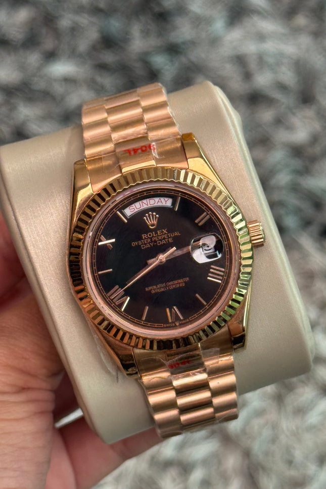 ROLEX DAY DATE II 41mm - BLACK ROMAN DIAL & BEZEM, ROSE GOLD PRESIDENT BRAZALET