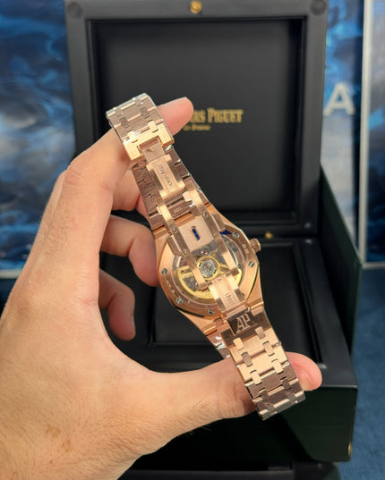 AUDEMARS PIGUET ROYAL OAK SUIZO - ROSE GOLD FONDO AZUL