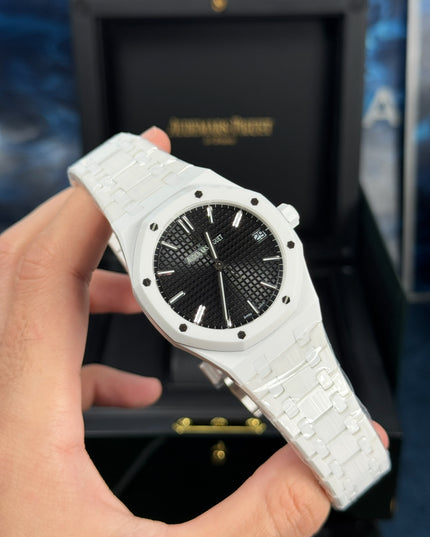 AUDEMARS PIGUET ROYAL OAK SUIZO - BLANCO FONDO NEGRO
