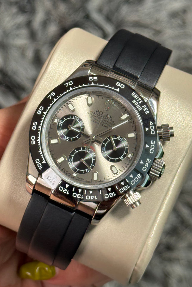 ROLEX COSMOGRAPH DAYTONA -  SILVER