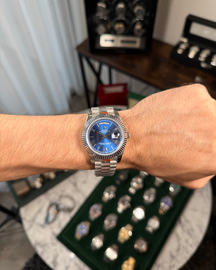ROLEX DAY DATE PLATEADO - FONDO AZUL