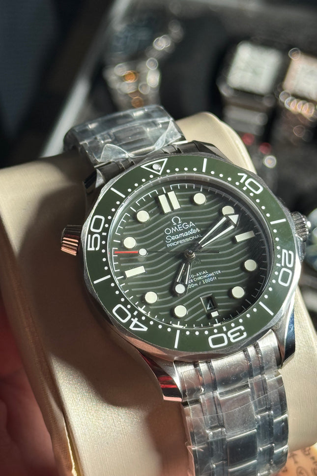OMEGA SEAMASTER DIVER 300 - VERDE