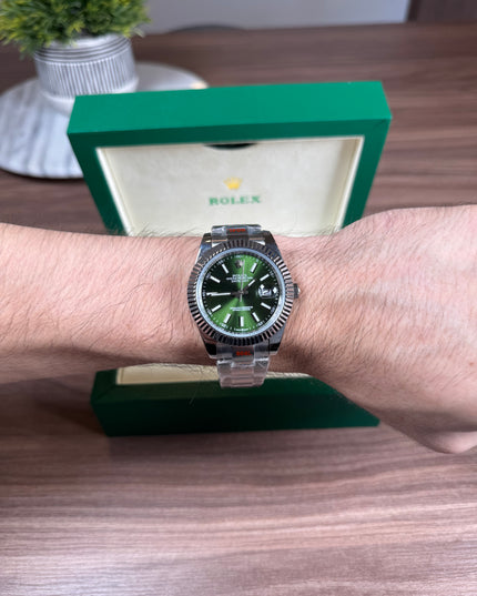ROLEX DATEJUST PLATEADO - FONDO VERDE BISEL ESTRIADO