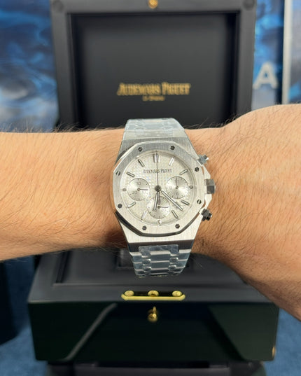 AUDEMARS PIGUET ROYAL OAK CRONÓGRAFO SUIZO - FONDO BLANCO