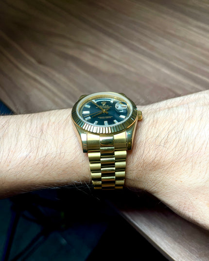 ROLEX DAY DATE DORADO - FONDO NEGRO