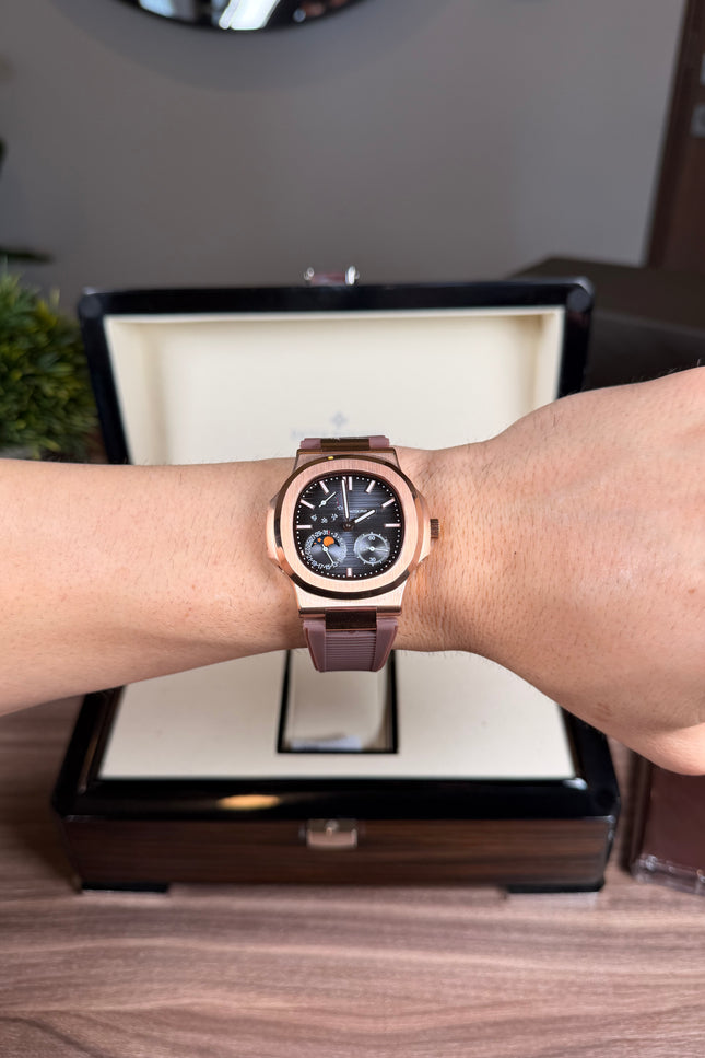PATEK PHILIPPE NAUTILUS MOON PHASE ROSE GOLD CORREA CAUCHO CAFÉ