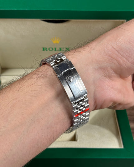 ROLEX DATEJUST PLATEADO - FONDO AZUL