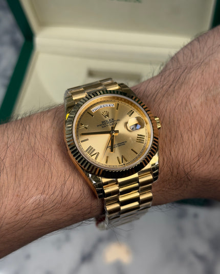 ROLEX DAY-DATE 40 SUIZO - DORADO