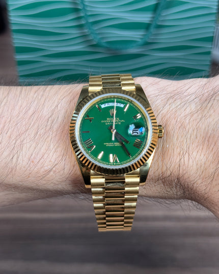 ROLEX DAY-DATE SUIZO - DORADO FONDO VERDE