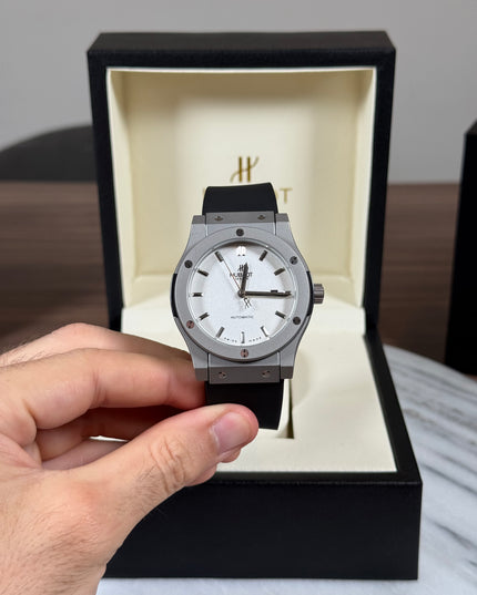 HUBLOT CLASSIC FUSION CERAMIC TITANIUM WHITE DIAL