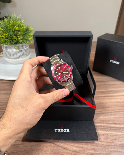 TUDOR BLACK BAY - ROJO