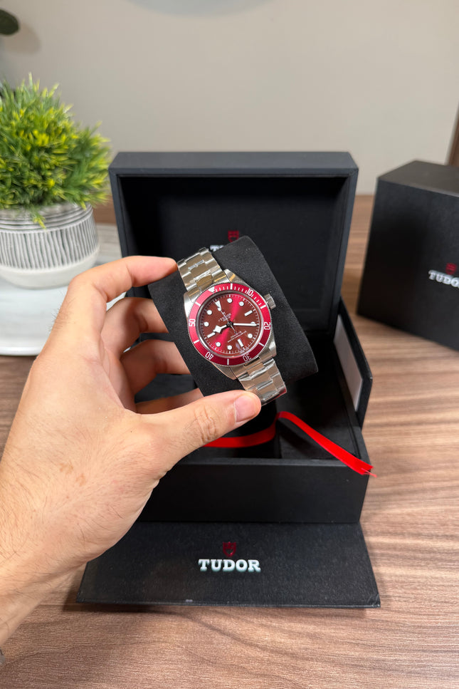TUDOR BLACK BAY - ROJO