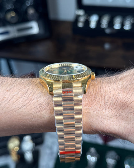 ROLEX DAY DATE DORADO - FONDO VERDE