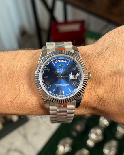 ROLEX DAY DATE PLATEADO - FONDO AZUL
