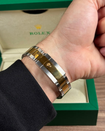 ROLEX DATEJUST SUIZO - DOBLE TONO FONDO DORADO