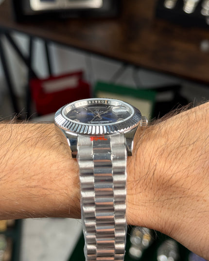 ROLEX DAY DATE PLATEADO - FONDO AZUL