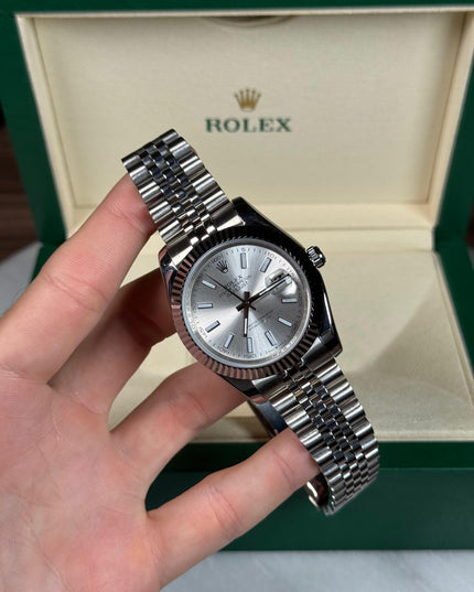 ROLEX DATEJUST PLATEADO - FONDO GRIS