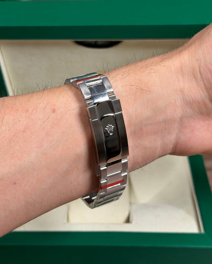 ROLEX DATEJUST PLATEADO - FONDO NEGRO OYSTER