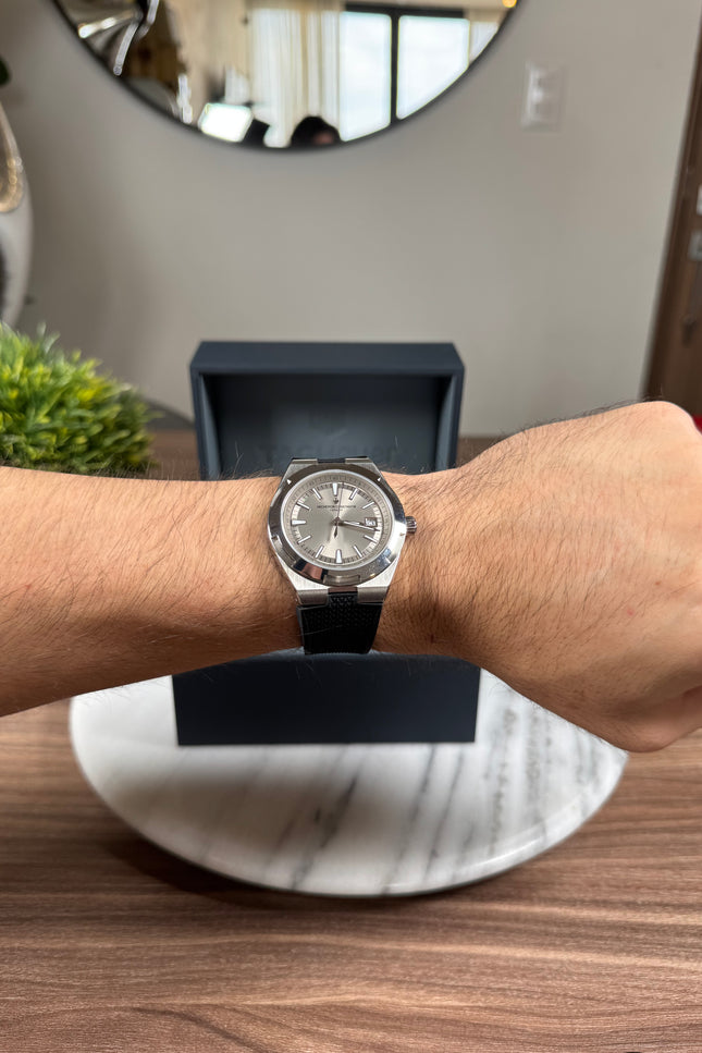 VACHERON CONSTANTIN OVERSEAS PLATEADO CAUCHO