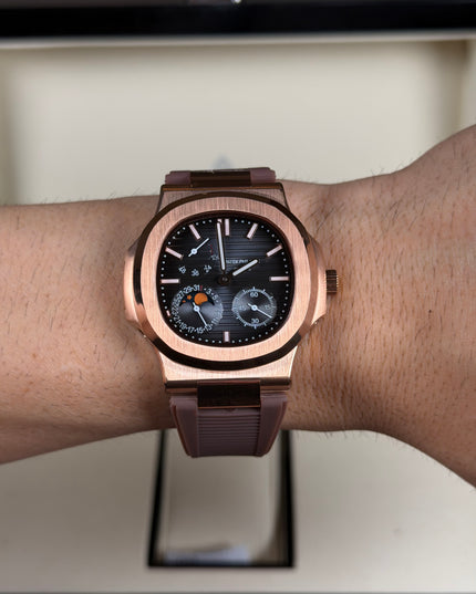 PATEK PHILIPPE NAUTILUS MOON PHASE ROSE GOLD CORREA CAUCHO CAFÉ