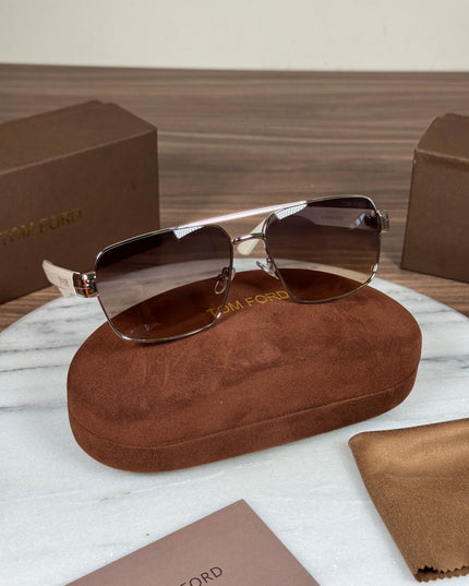 TOM FORD