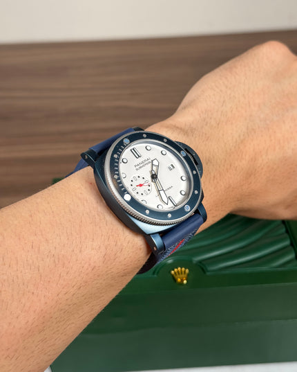 PANERAI SUMERSIBLE AZUL FONDO BLANCO