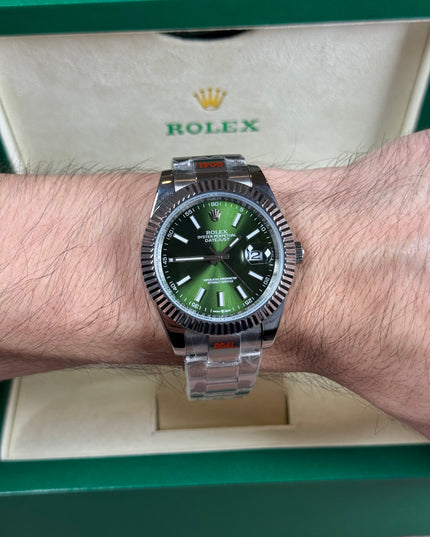 ROLEX DATEJUST PLATEADO - FONDO VERDE BISEL ESTRIADO