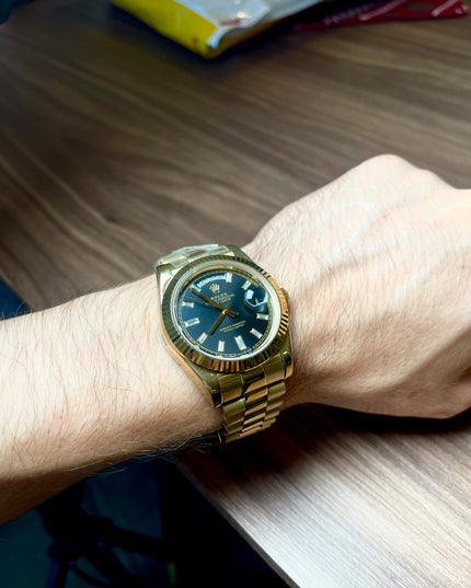 ROLEX DAY DATE DORADO - FONDO NEGRO